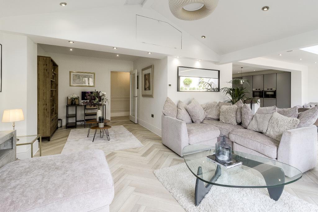Manor Road, Barton Seagrave, Northants, NN15 6WE