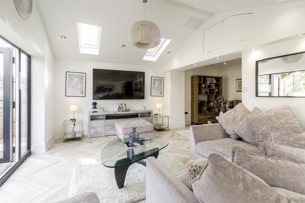 Manor Road, Barton Seagrave, Northants, NN15 6WE