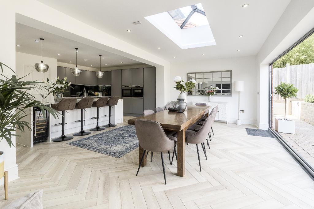 Manor Road, Barton Seagrave, Northants, NN15 6WE