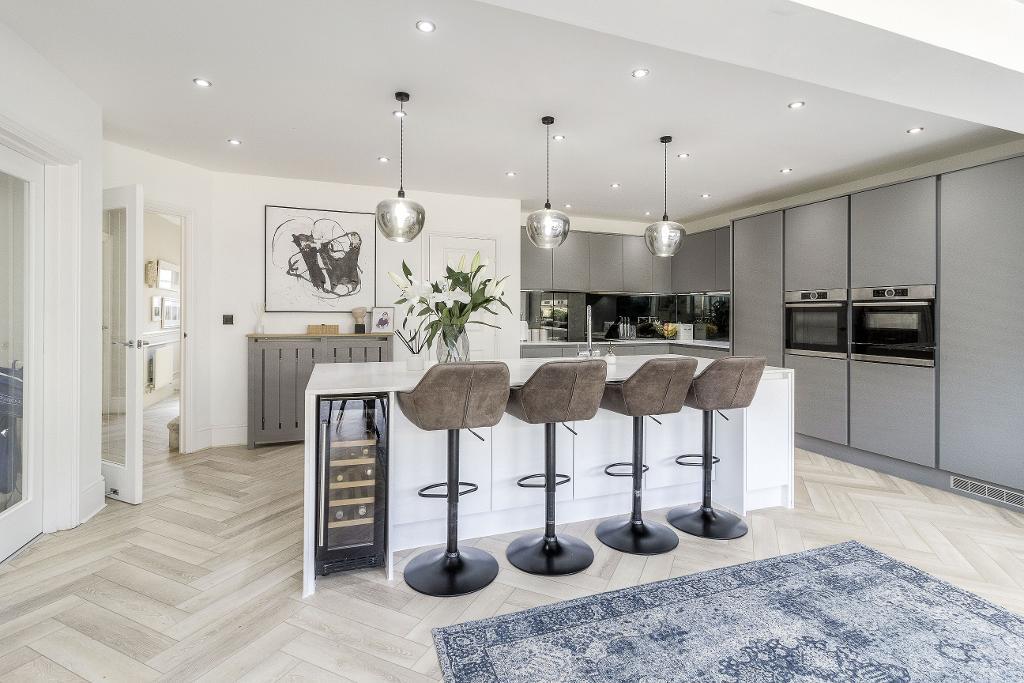 Manor Road, Barton Seagrave, Northants, NN15 6WE