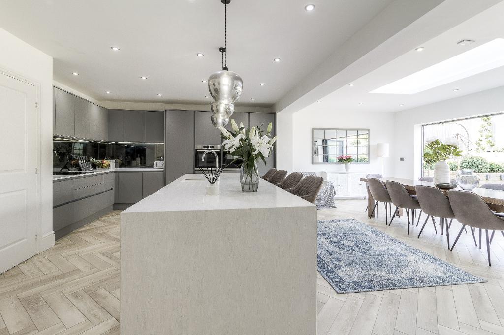 Manor Road, Barton Seagrave, Northants, NN15 6WE