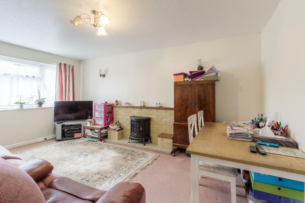 Cabot Close, Rothwell, Kettering, Northants, NN14 6SL