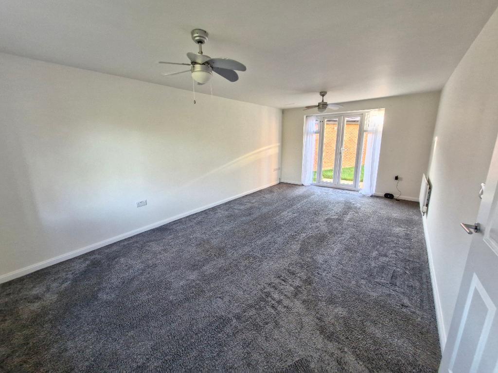 **NO CHAIN** - Proclamation Avenue, Rothwell, Kettering, Northants, NN14 6GY