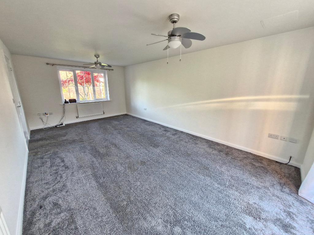 **NO CHAIN** - Proclamation Avenue, Rothwell, Kettering, Northants, NN14 6GY