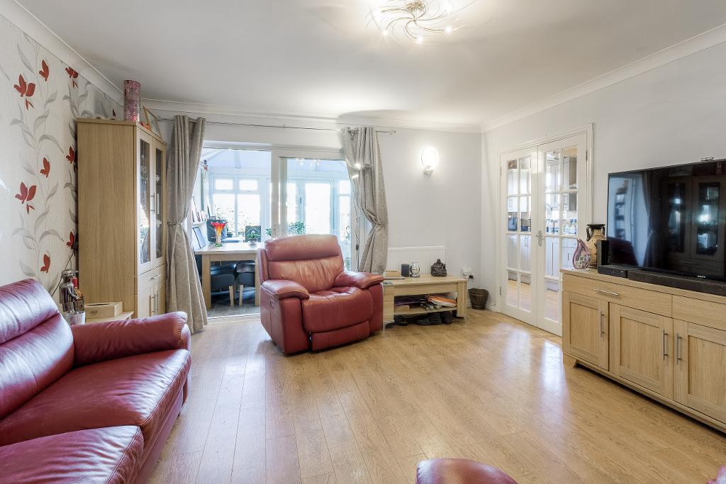 Valley Rise, Desborough, NN14 2QR