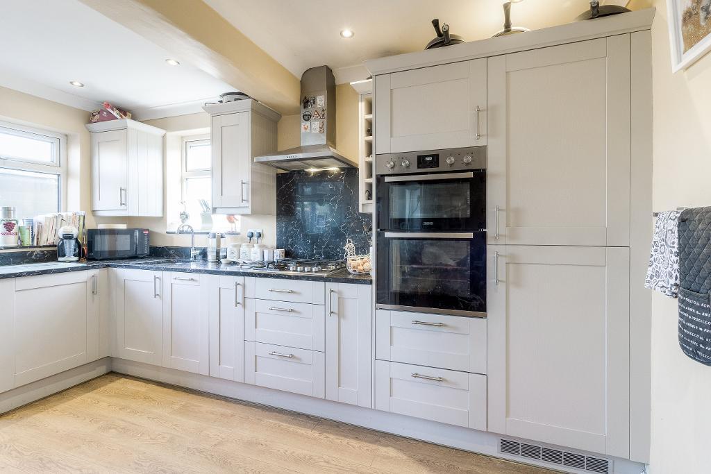 Valley Rise, Desborough, NN14 2QR