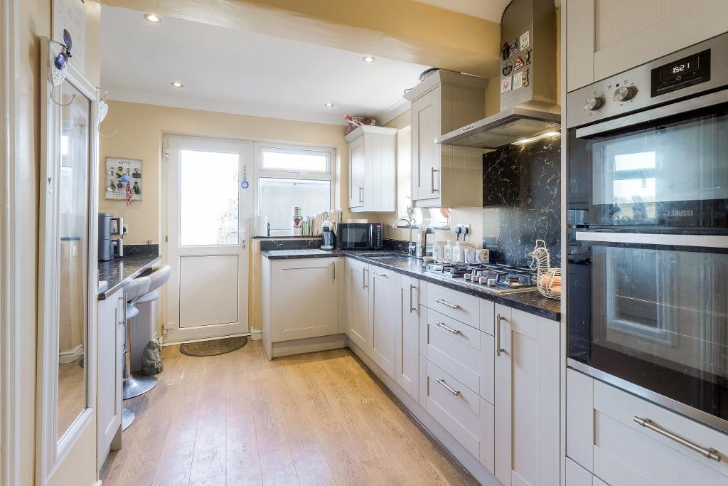 Valley Rise, Desborough, NN14 2QR