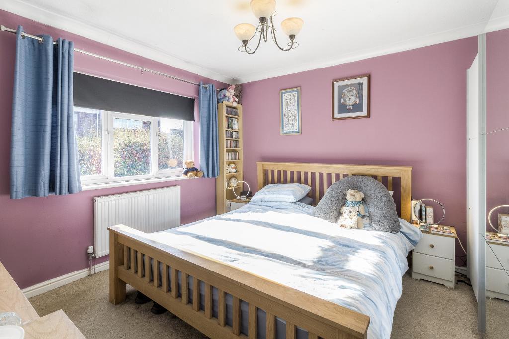 Valley Rise, Desborough, NN14 2QR