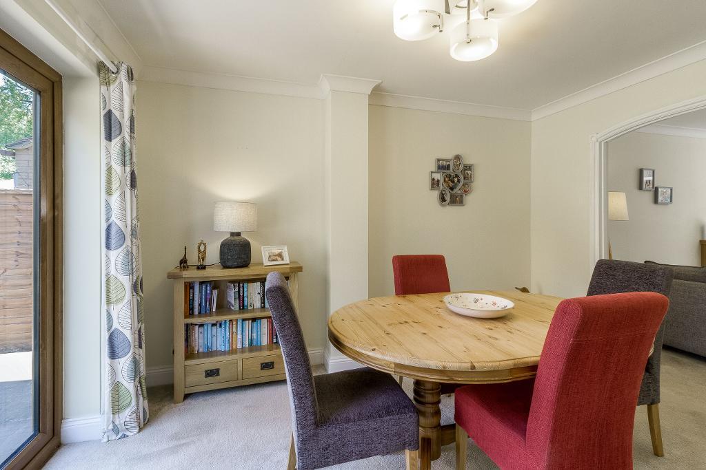 Meissen Avenue, Desborough, Kettering, Northants, NN14 2YB