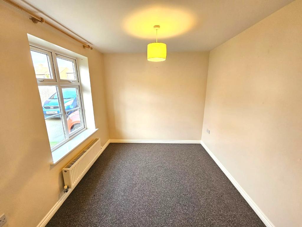 **NO CHAIN** - Mulberry Close, Desborough, Northamptonshire, NN14 2JQ