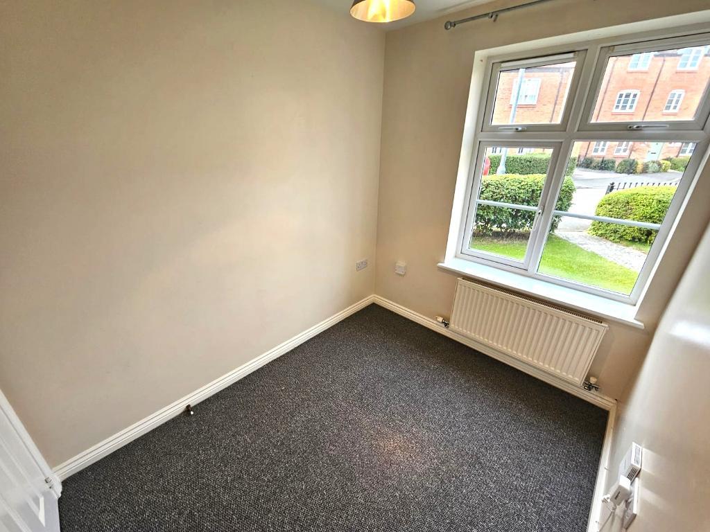 **NO CHAIN** - Mulberry Close, Desborough, Northamptonshire, NN14 2JQ