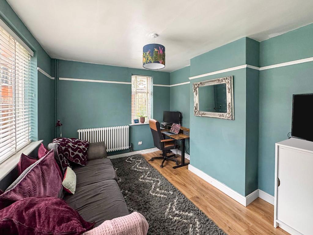 Compton Place, Kettering, NN16 0LZ