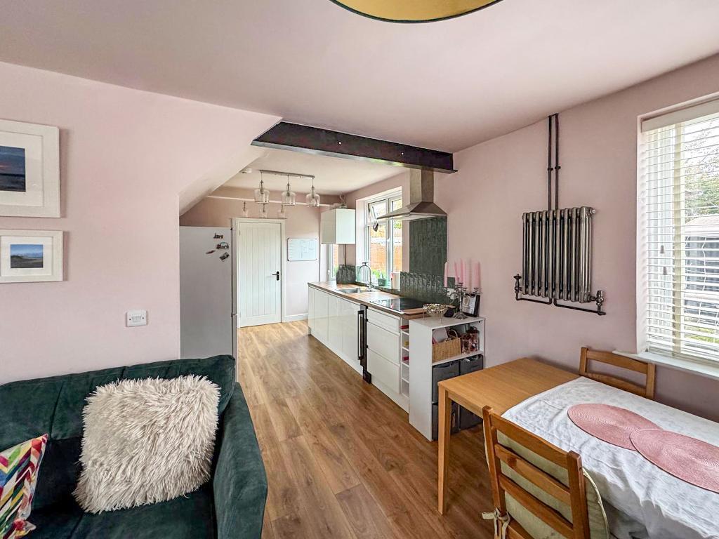 Compton Place, Kettering, NN16 0LZ