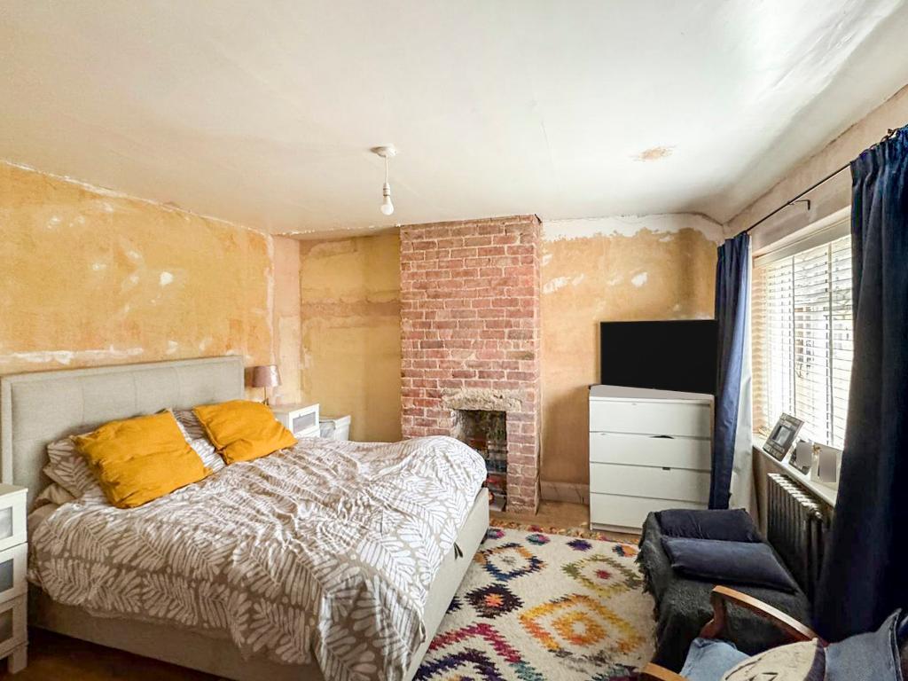 Compton Place, Kettering, NN16 0LZ