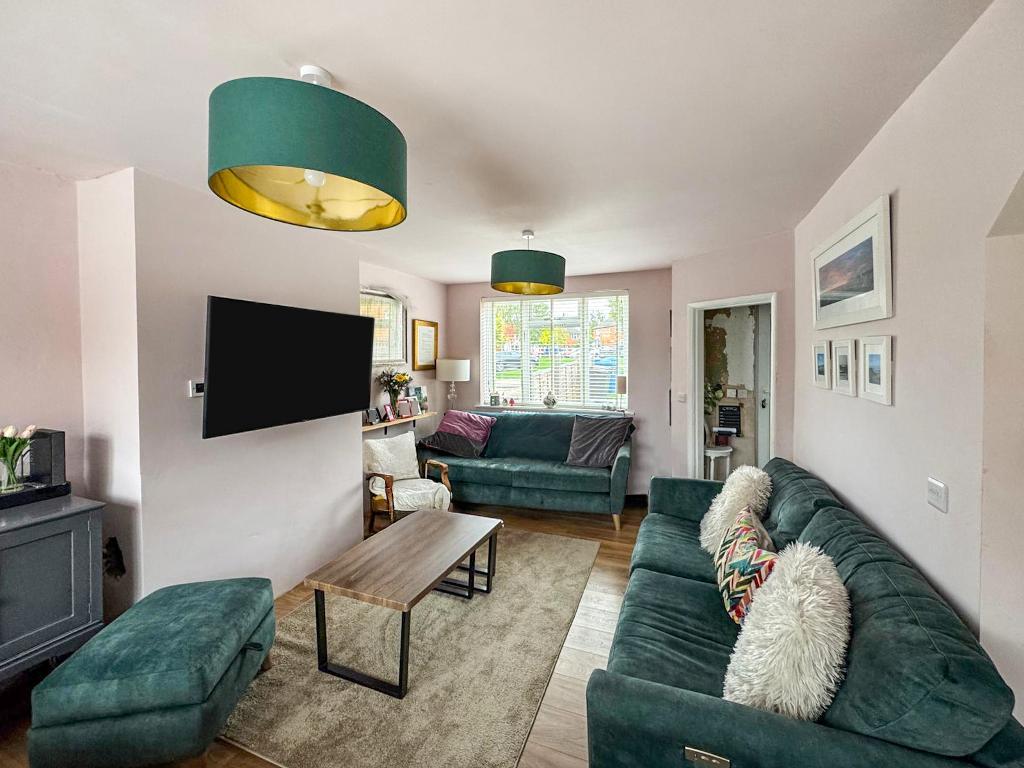 Compton Place, Kettering, NN16 0LZ