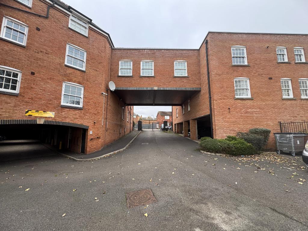 Silkweavers Mews, Rothwell, NN14 6FY