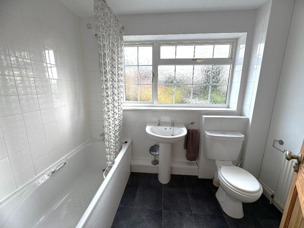 Slade Valley Avenue, Rothwell, NN14 6HR