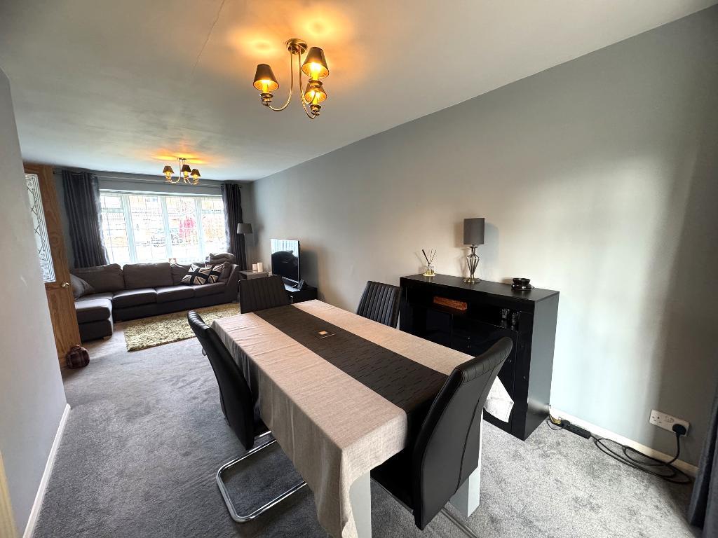 Slade Valley Avenue, Rothwell, NN14 6HR