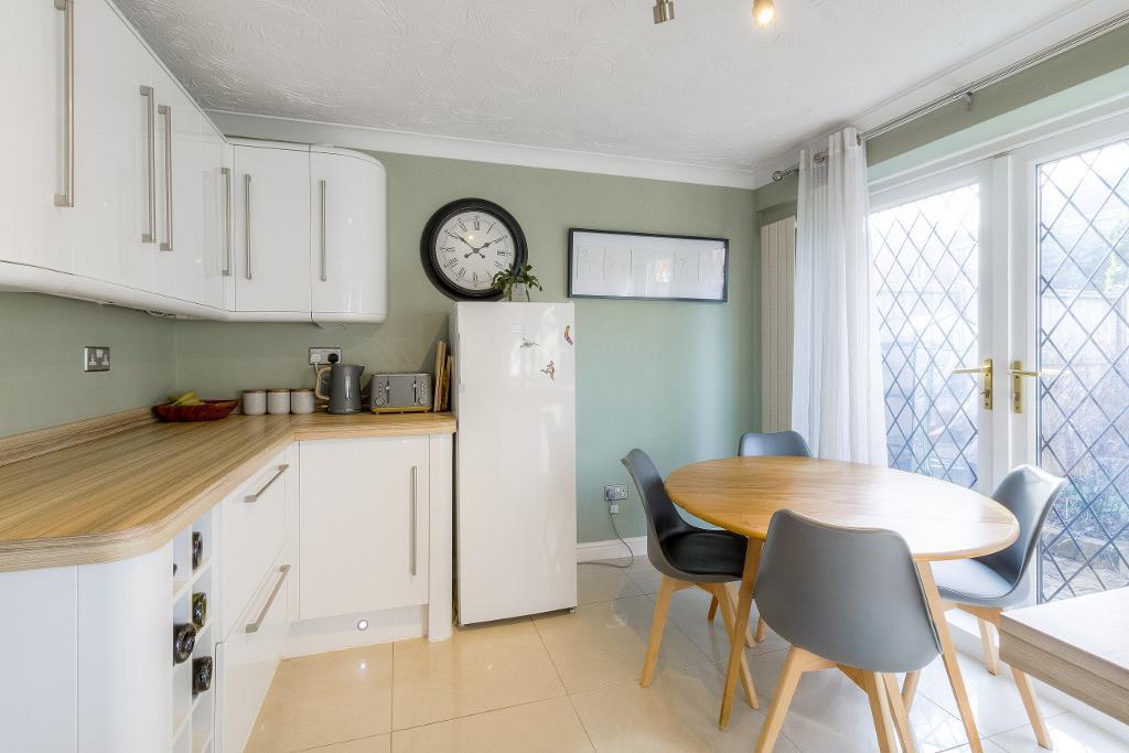 Kitchen/Dining Area